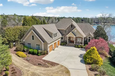 353 Stardust Ln, Seneca, SC 29672