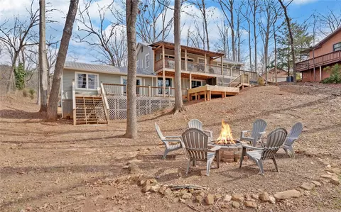 117 Woods Ln, Hartwell, GA 30643