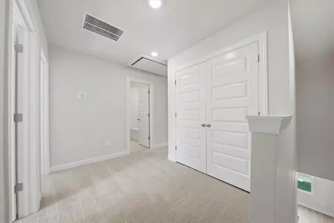 Entry Way - 129 Kerwin Ct, Greer, SC 29651 photo 2 of 3