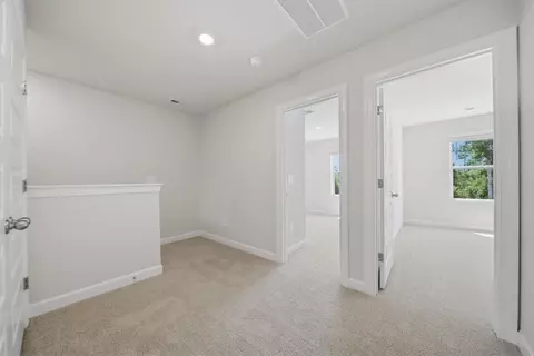 Entry Way - 129 Kerwin Ct, Greer, SC 29651 photo 3 of 3