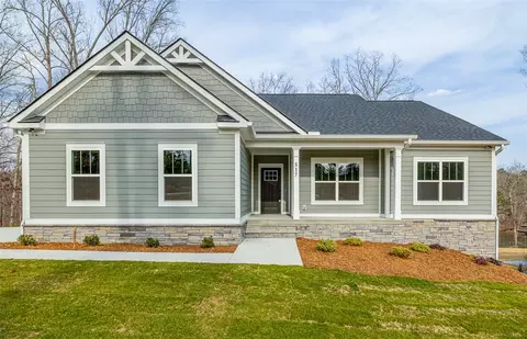 517 Sun Pointe Ct, West Union, SC 29696