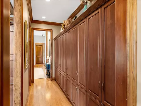 Entry Way - 220 Long Cove Ct, Sunset, SC 29685 photo 2 of 5