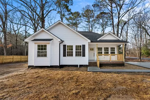 88 Hand Dr, Belton, SC 29627