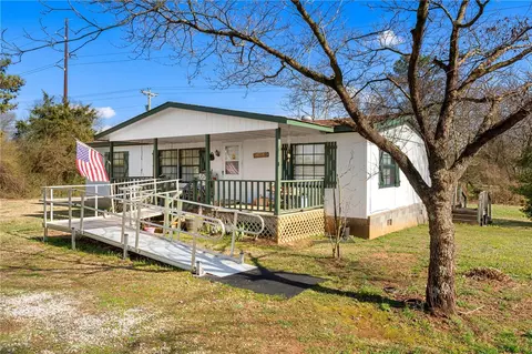 389 Snow Creek Rd, Seneca, SC 29678