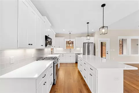 Kitchen - 494 Quiet Pine Rd, Seneca, SC 29672 photo 3 of 4