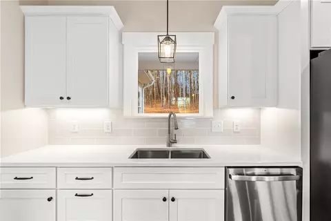 Kitchen - 494 Quiet Pine Rd, Seneca, SC 29672 photo 4 of 4