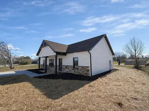 704 Mitchell Dr, Seneca, SC 29678 photo 2