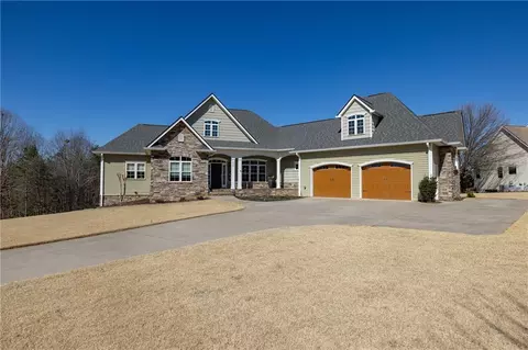 209 Crestridge Dr, Seneca, SC 29672