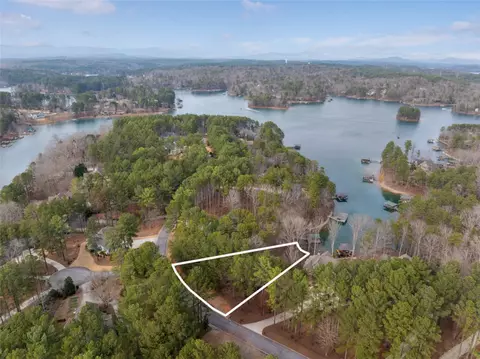 114 N Waterside Dr, Seneca, SC 29672