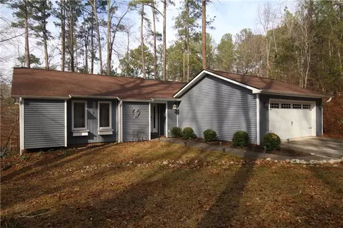 1279 Coneross Point Dr, Seneca, SC 29678