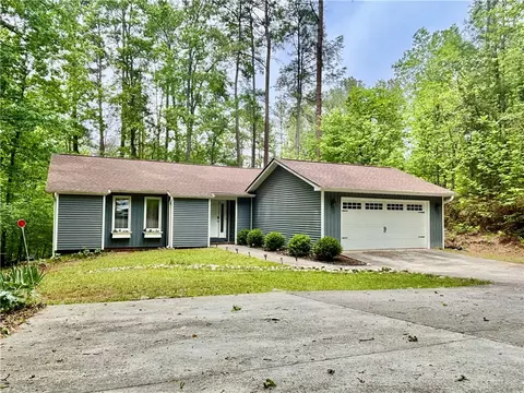 1279 Coneross Point Dr, Seneca, SC 29678