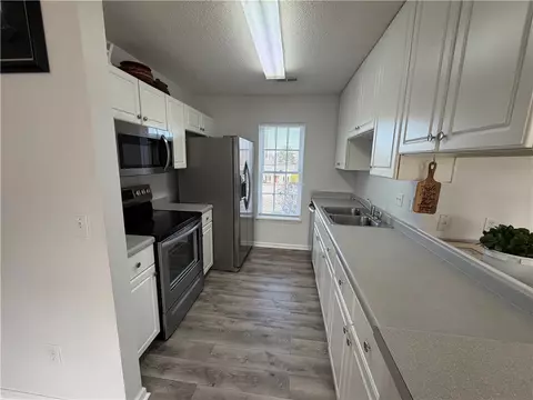 Kitchen - 110 Wyndham Drive Dr, Pendleton, SC 29670 photo 2 of 3