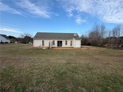 Exterior - 110 Wyndham Drive Dr, Pendleton, SC 29670 photo 3 of 5