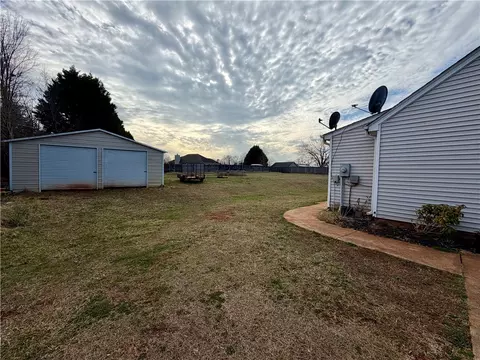 Exterior - 110 Wyndham Drive Dr, Pendleton, SC 29670 photo 4 of 5