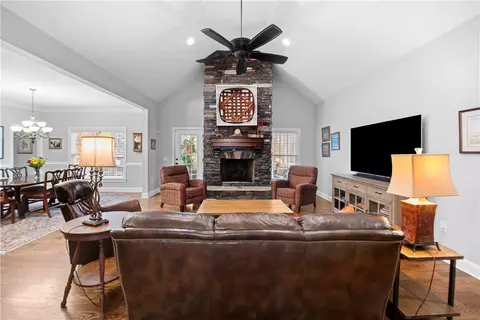 Living - 23 Firelight Ln, Easley, SC 29642 photo 1 of 4