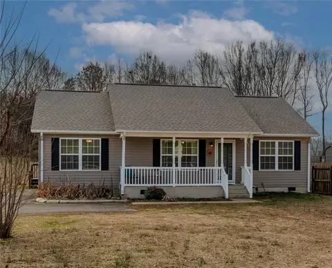 804 Clark Rd, Inman, SC 29349