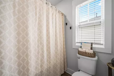 Bath - 144 Founders Blvd, Central, SC 29630 photo 3 of 5