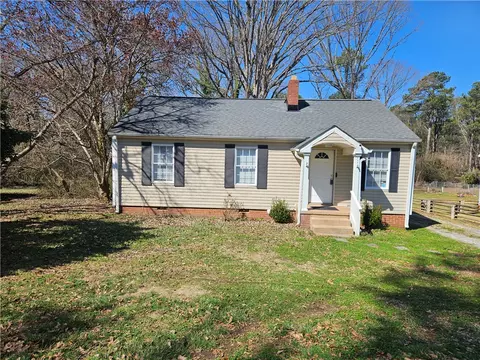 237 Pine Ln, Anderson, SC 29621