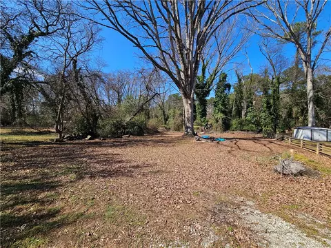 Exterior - 237 Pine Ln, Anderson, SC 29621 photo 6 of 7