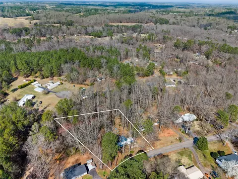 1517 Park Ridge Dr, Seneca, SC 29672 photo 3