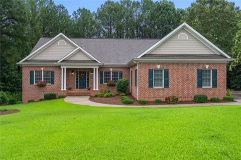129 E Waterford Dr, Seneca, SC 29672