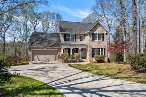 302 Summer Walk Ct, Seneca, SC 29678