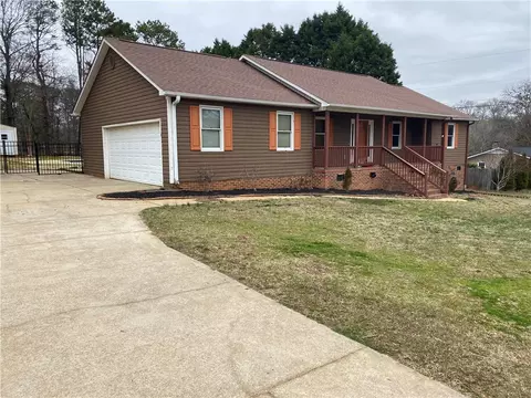 2108 Anderson Hwy, Williamston, SC 29697