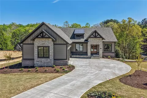 709 Hemlock Ct, Salem, SC 29676