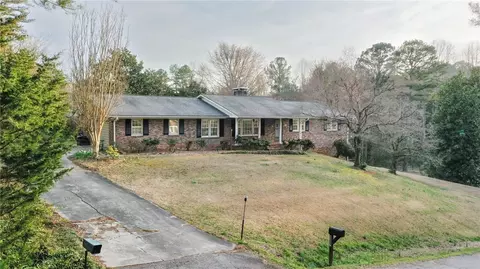 109 Woodbine Ter, Central, SC 29630