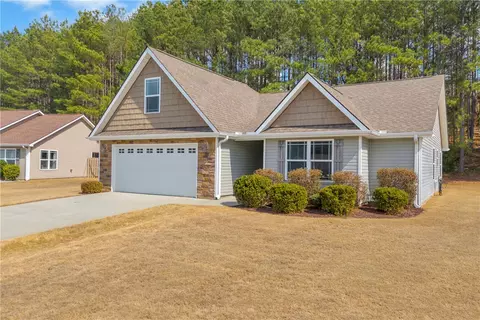 Exterior - 138 Madison Pointe Dr, Seneca, SC 29678 photo 2 of 9
