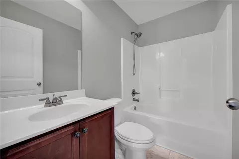 Bath - 138 Madison Pointe Dr, Seneca, SC 29678 photo 4 of 4