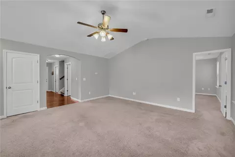 Living - 138 Madison Pointe Dr, Seneca, SC 29678 photo 2 of 4