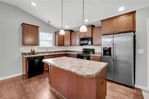Kitchen - 138 Madison Pointe Dr, Seneca, SC 29678 photo 2 of 3