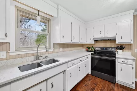 Kitchen - 322 Lula Dr, Easley, SC 29640 photo 2 of 3