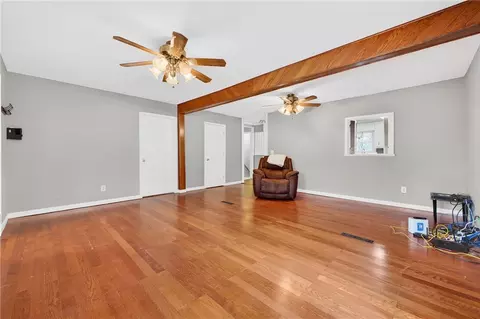 Living - 322 Lula Dr, Easley, SC 29640 photo 3 of 7