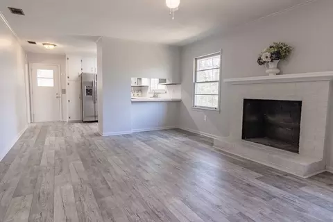 Living - 2811 Leconte Rd, Anderson, SC 29621 photo 3 of 6