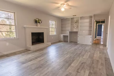 Living - 2811 Leconte Rd, Anderson, SC 29621 photo 4 of 6