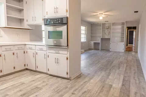 Living - 2811 Leconte Rd, Anderson, SC 29621 photo 6 of 6