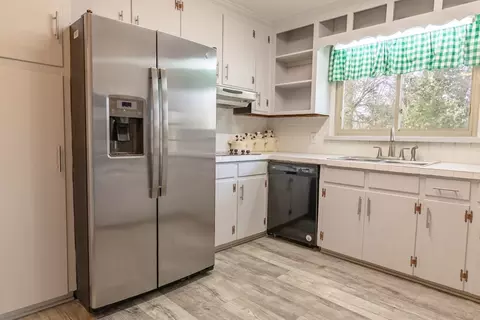 Kitchen - 2811 Leconte Rd, Anderson, SC 29621 photo 2 of 2