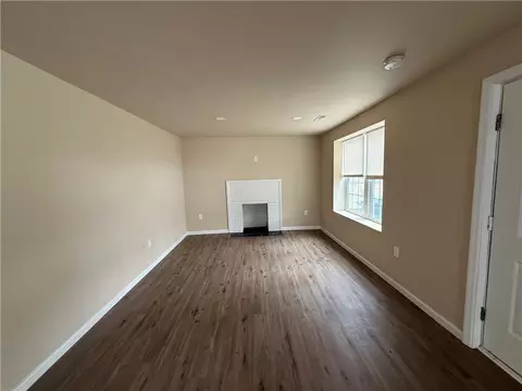 Living - 620 E Orr St, Anderson, SC 29621 photo 1 of 5