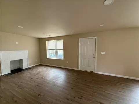 Living - 620 E Orr St, Anderson, SC 29621 photo 5 of 5