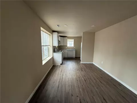 Living - 620 E Orr St, Anderson, SC 29621 photo 3 of 5