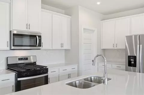 Kitchen - 301 Shortleaf Ln, Pendleton, SC 29670 photo 3 of 5
