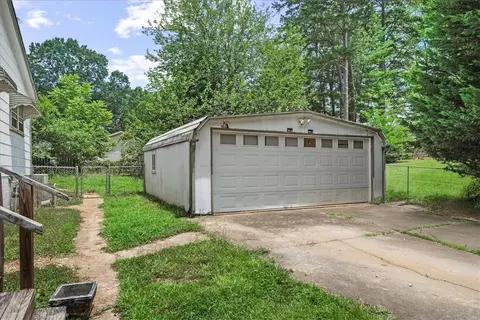 Exterior - 208 Holleman St, Seneca, SC 29678 photo 3 of 9