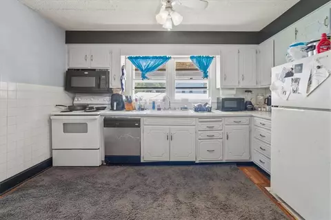 Kitchen - 208 Holleman St, Seneca, SC 29678 photo 3 of 3