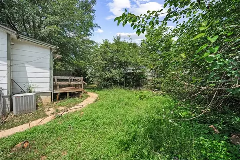 Exterior - 208 Holleman St, Seneca, SC 29678 photo 4 of 9