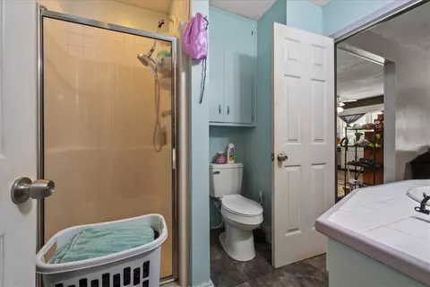 Bath - 208 Holleman St, Seneca, SC 29678 photo 2 of 4