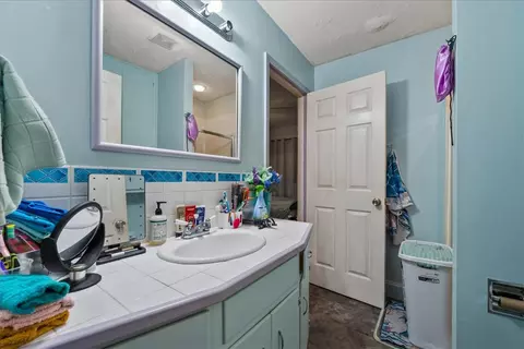 Bath - 208 Holleman St, Seneca, SC 29678 photo 1 of 4