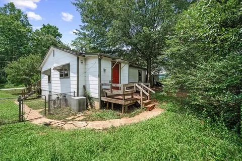 Exterior - 208 Holleman St, Seneca, SC 29678 photo 5 of 9