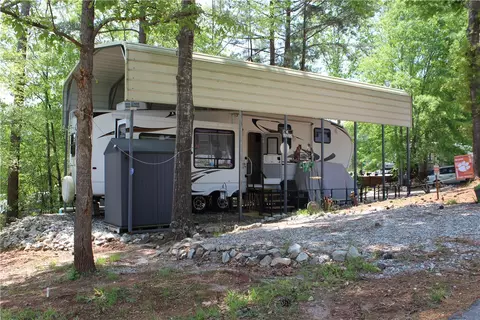 1114 Loch Ln, Westminster, SC 29693